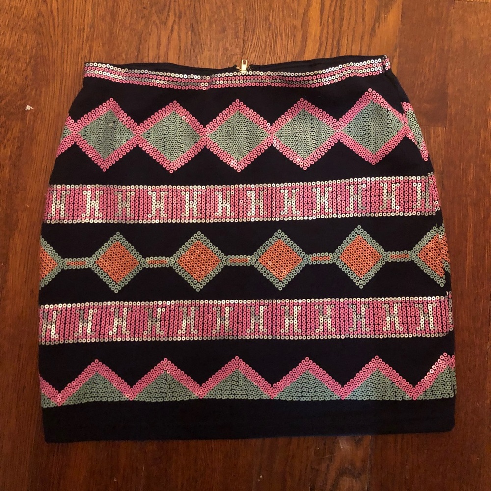 Detailed mini skirt